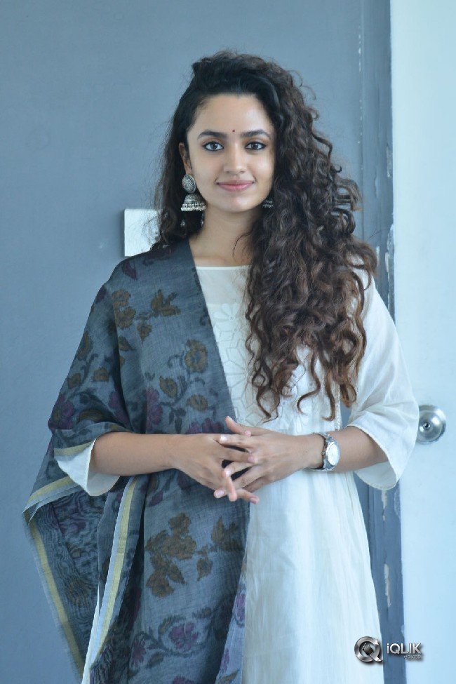 Malavika-Nair-New-Stills